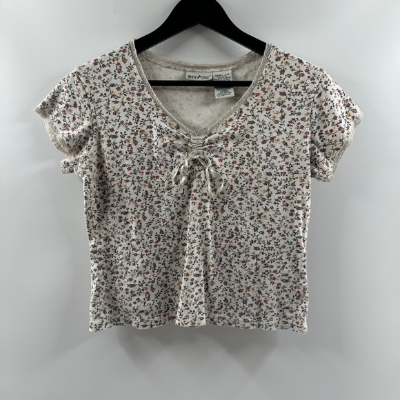 White Stag Tops - White Stag White Floral V-Neck Top Women’s Size Small Short Sleeve
